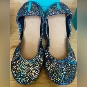 Tieks size 8 NEVER worn Magick flats.